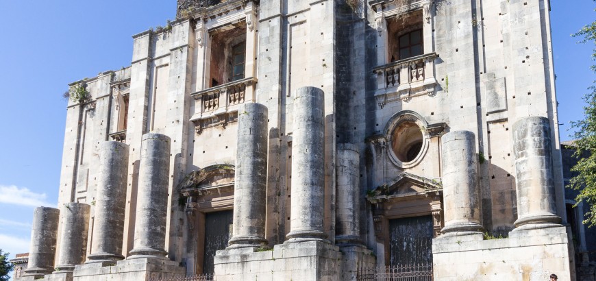 The church viewed from Piazza Dante