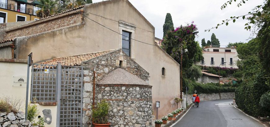 Chiesa dei SS. Pietro e Paolo su via L. Pirandello