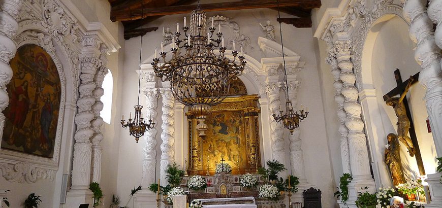Interno della chiesa di S. Antonio Abate