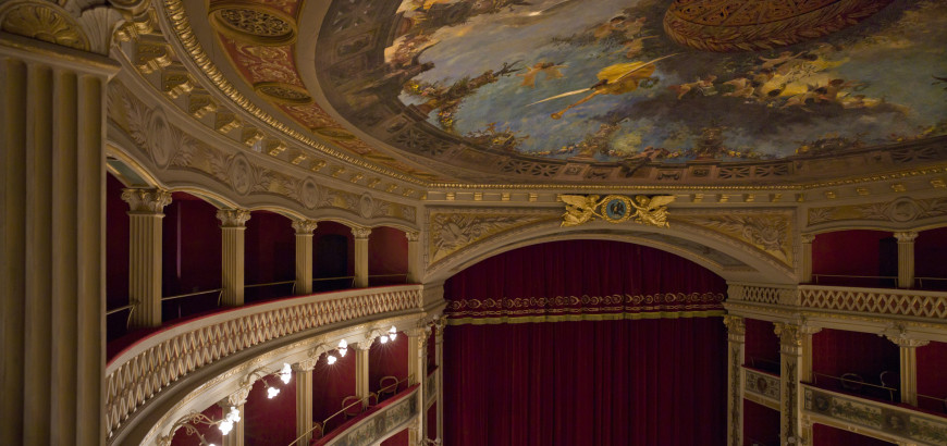 Il teatro comunale a Siracusa