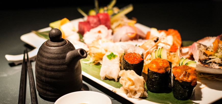 Piatto misto di sushi