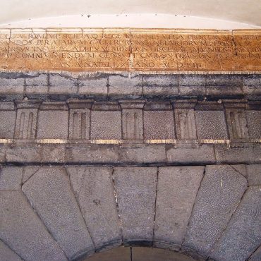 Porta Carlo V
