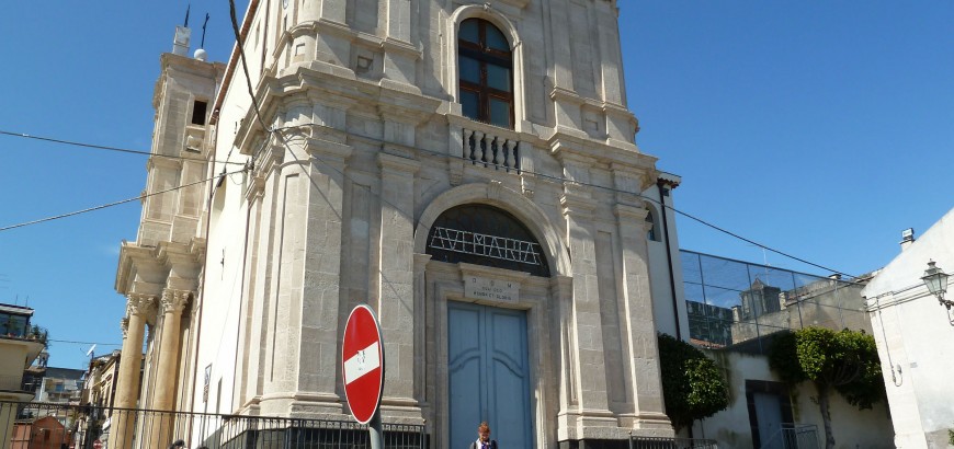 La facciata della chiesa