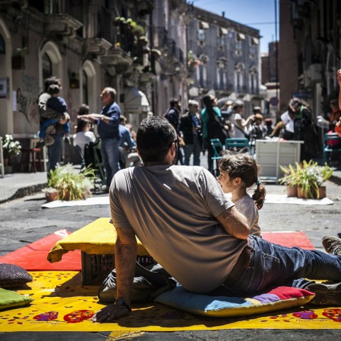 Famiglie in via San Michele