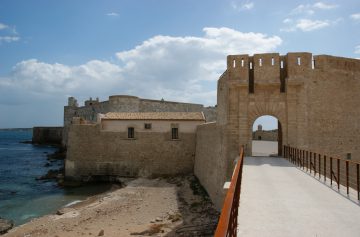 Entrata_Castello_Maniace_01