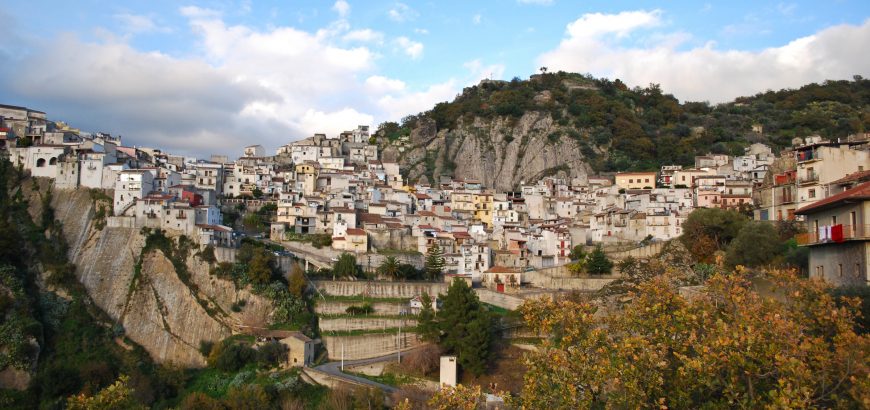 Veduta di Motta Camastra