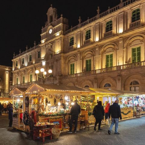 Mercatini in Piazza Università