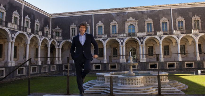Alberto Angela al Monastero dei Benedettini durante le riprese di "Meraviglie"