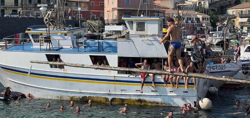 Giovane intento ai giochi delle N