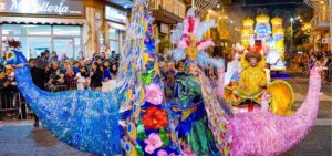 Carnevale Misterbianco, dettaglio abito della festa durante la sfilata
