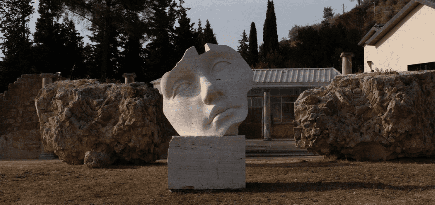 Sculptures, archaeological park