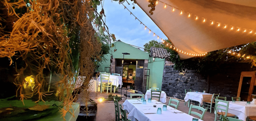 Inner courtyhard Osteria Paolino