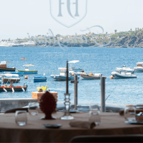 Vista mare Acitrezza, Ristorante dei Faraglioni