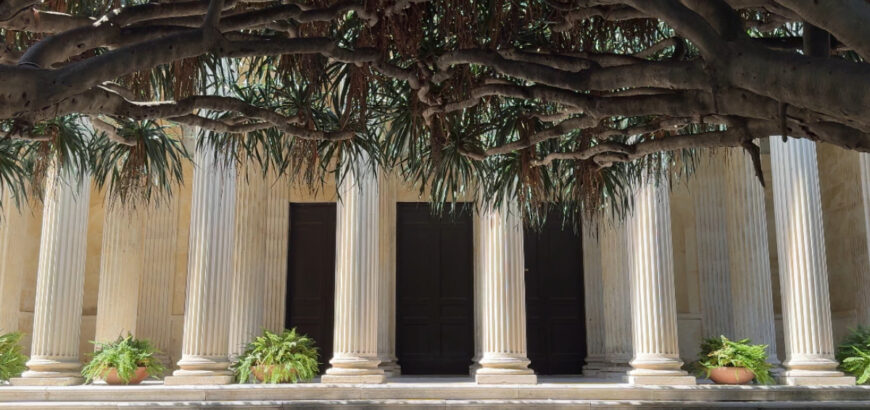 Ingresso spettacolare del palazzo dell