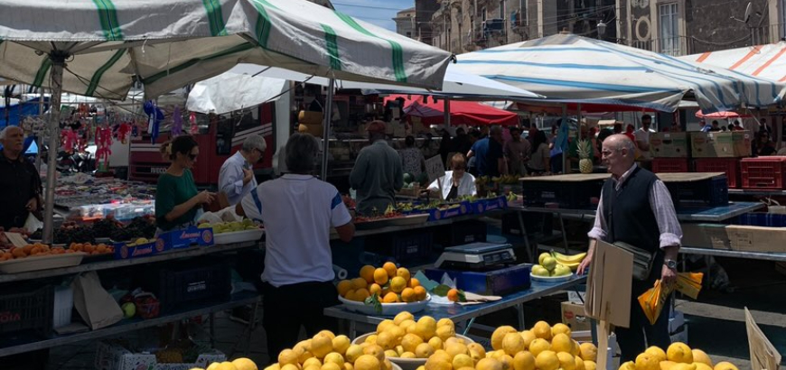 A Fera o Luni, scorcio delle bancarelle 
